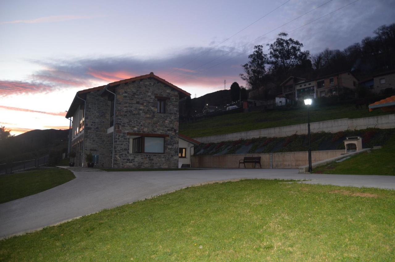 Apartamentos Rurales Penon Blanco Penerudes ภายนอก รูปภาพ