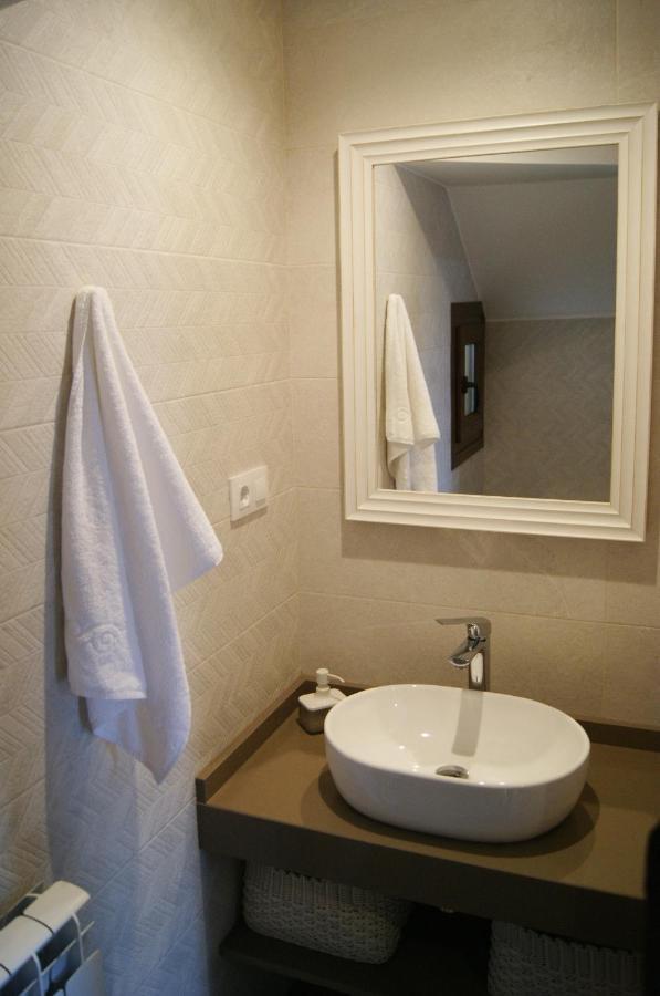 Apartamentos Rurales Penon Blanco Penerudes ภายนอก รูปภาพ